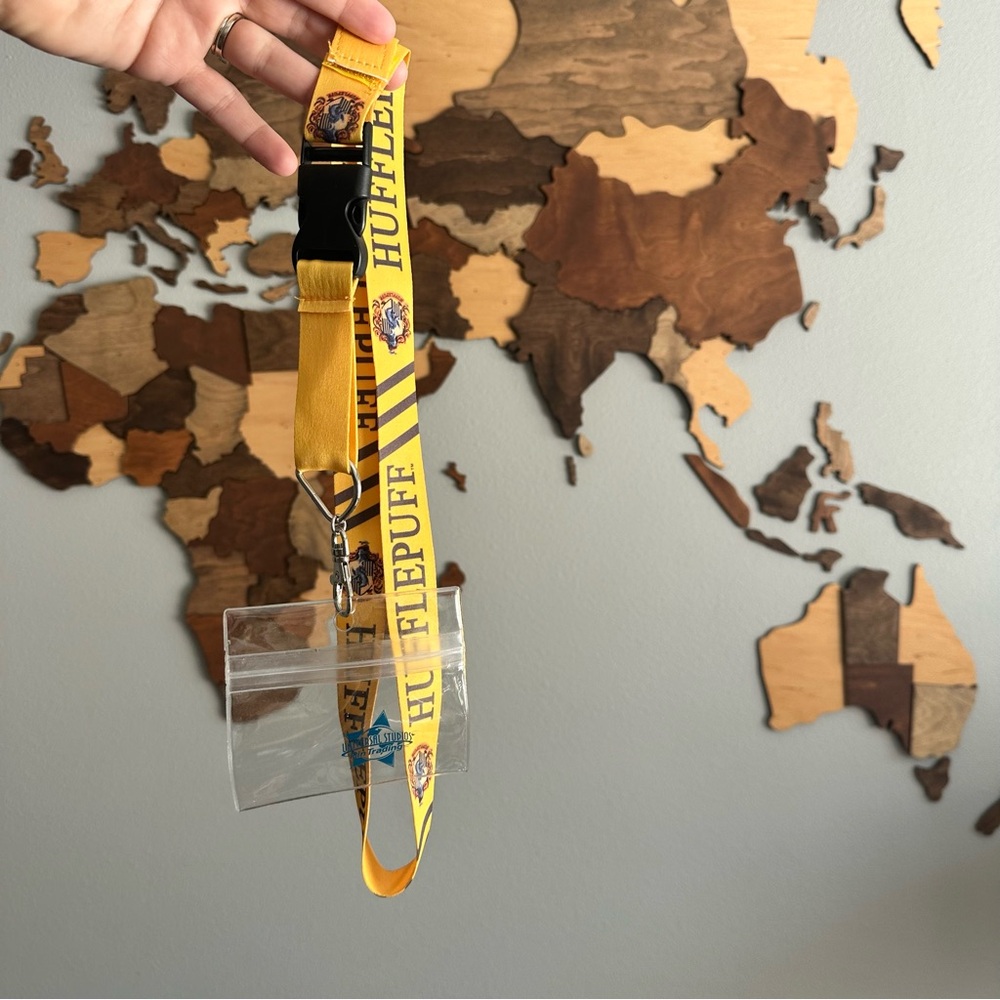 Universal Studios Yellow Wizarding World of Harry Potter Hufflepuff Lanyard